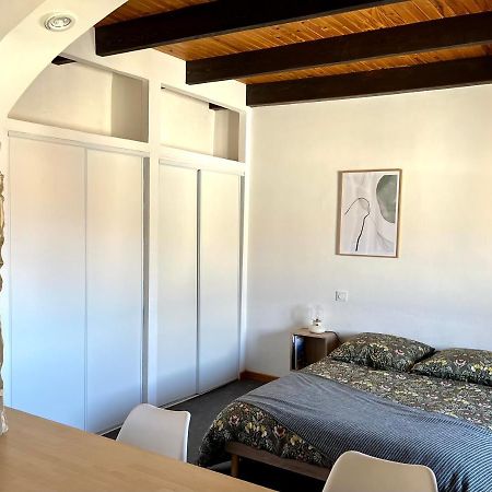 Studio De Charme Au Coeur De Valréas Extérieur photo